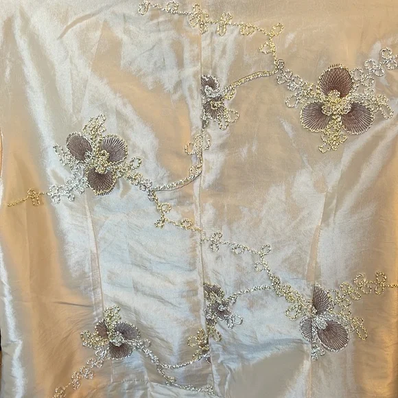 Beautiful Miniye embroidered jacket. - Picture 6 of 6